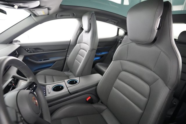 2023 Porsche Taycan — photo 3 of 27
