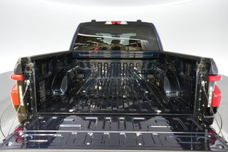 2023 Ford F-150 Lightning — photo 6 of 17
