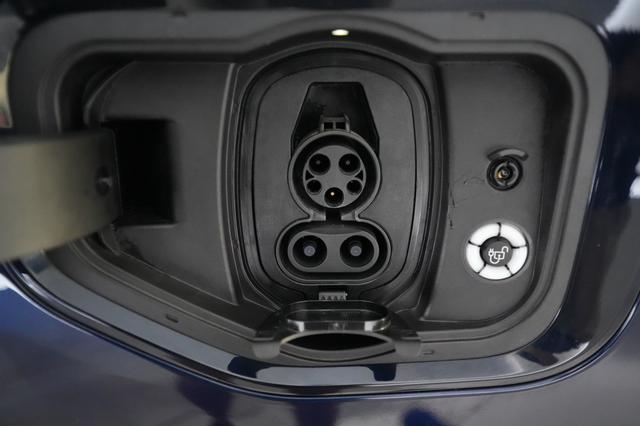 2023 Ford F-150 Lightning — photo 8 of 15