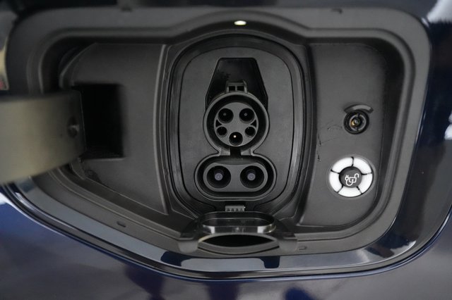 2023 Ford F-150 Lightning — photo 8 of 15