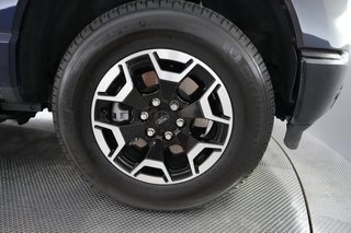 2023 Ford F-150 Lightning — photo 9 of 17