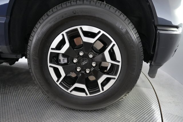 2023 Ford F-150 Lightning — photo 9 of 15