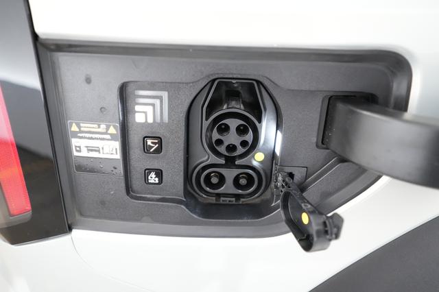 2024 Kia EV9 — photo 8 of 21
