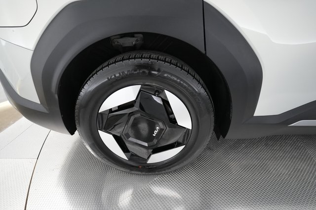 2024 Kia EV9 — photo 14 of 21
