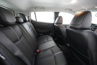 2022 Nissan Leaf — photo 4 of 30