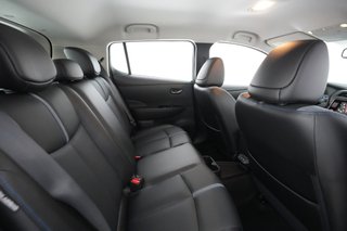 2022 Nissan Leaf — photo 4 of 30