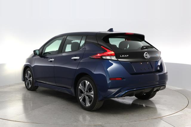2022 Nissan Leaf — photo 9 of 30