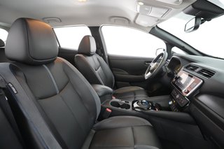 2022 Nissan Leaf — photo 16 of 30