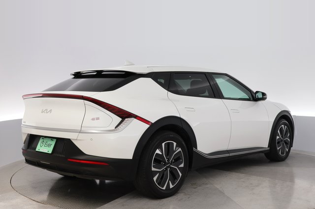 2024 Kia EV6 — photo 2 of 24
