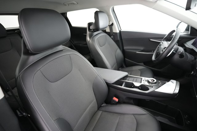 2024 Kia EV6 — photo 18 of 24