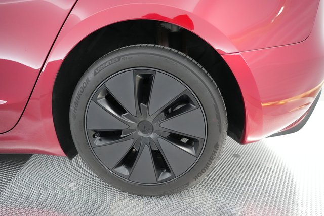 2024 Tesla Model 3 — photo 13 of 21