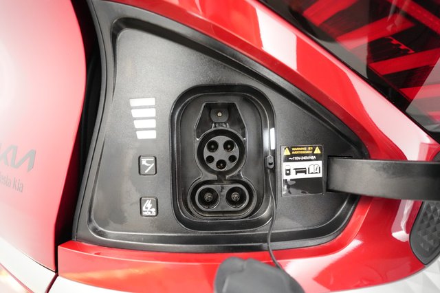 2024 Kia EV6 — photo 8 of 22