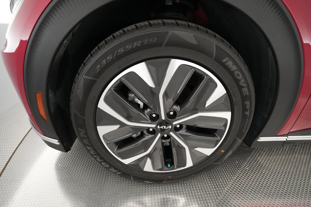 2024 Kia EV6 — photo 14 of 22