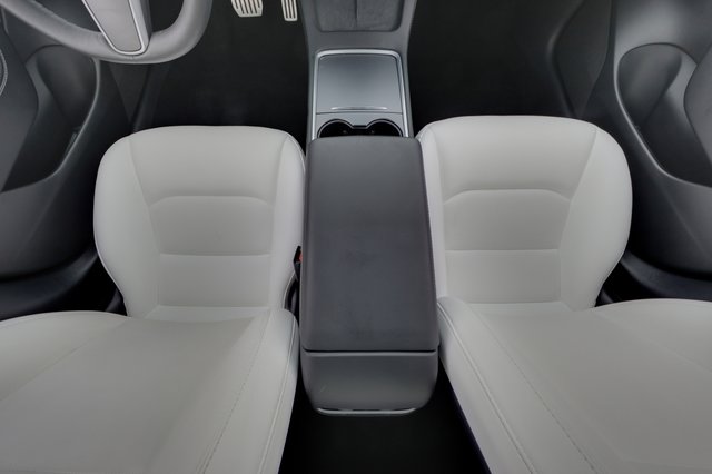 2023 Tesla Model 3 — photo 22 of 24