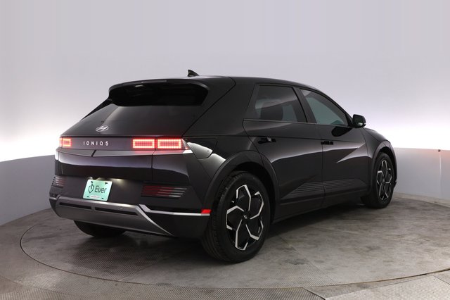 2024 Hyundai IONIQ 5 — photo 2 of 22