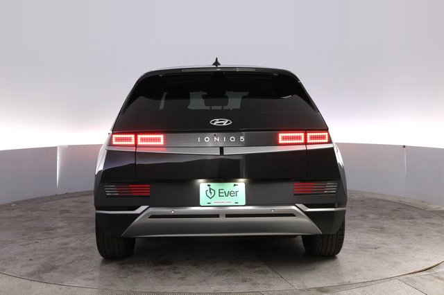 2024 Hyundai IONIQ 5 — photo 12 of 22