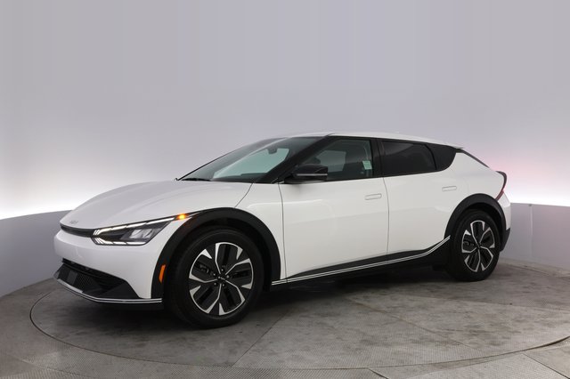2024 Kia EV6 — photo 14 of 22