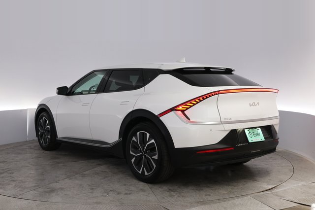 2024 Kia EV6 — photo 13 of 22
