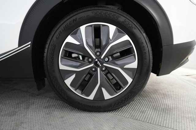2024 Kia EV6 — photo 7 of 22