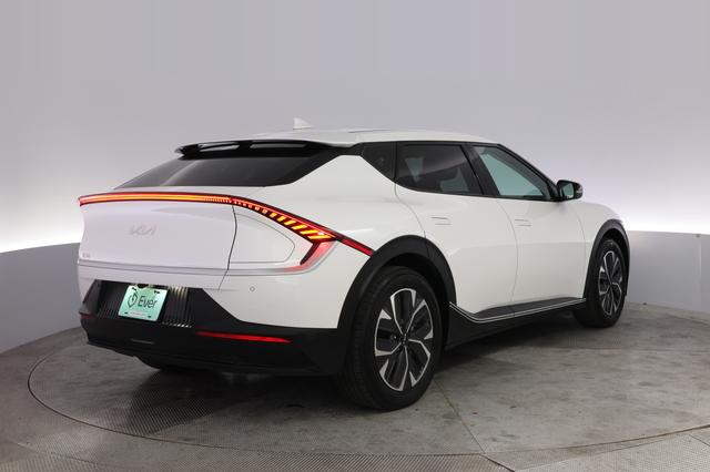 2024 Kia EV6 — photo 2 of 22