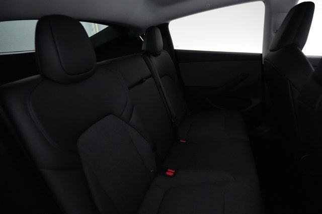 2026 Tesla Model Y — photo 4 of 19