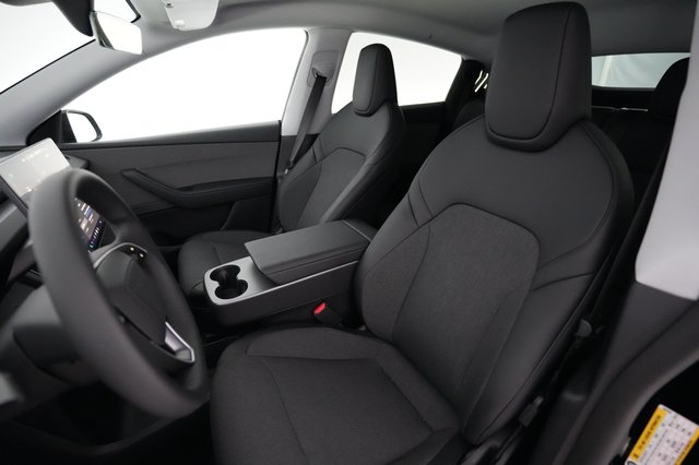 2026 Tesla Model Y — photo 3 of 19