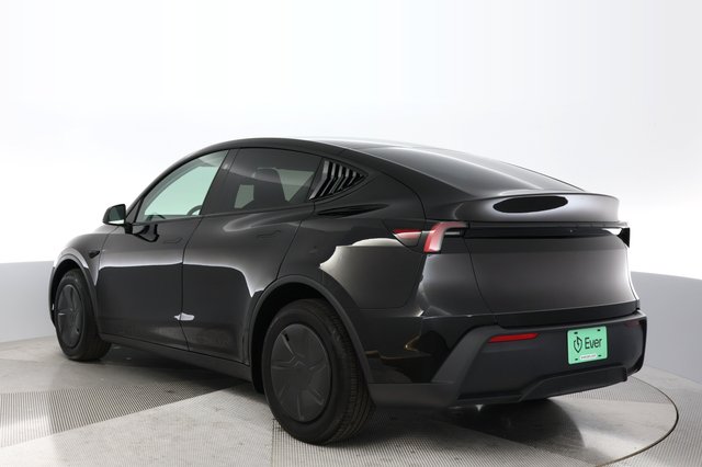 2026 Tesla Model Y — photo 11 of 19