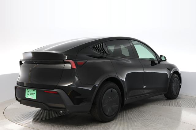 2026 Tesla Model Y — photo 2 of 19