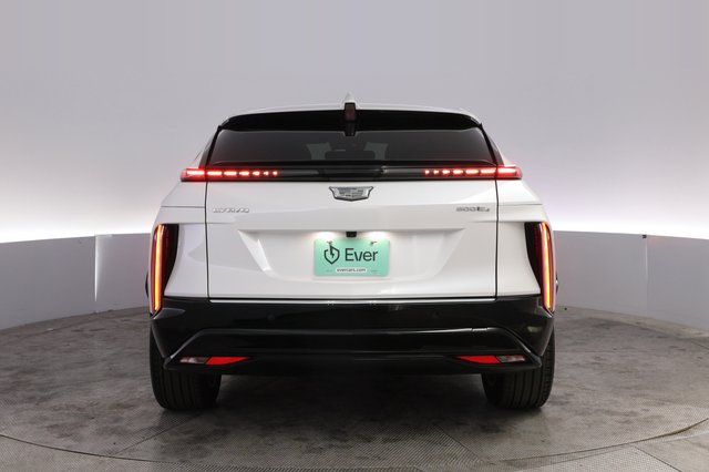2024 Cadillac Lyriq — photo 12 of 21