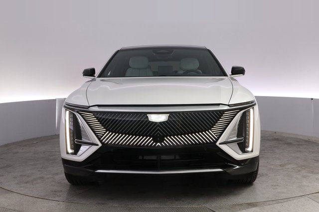 2024 Cadillac Lyriq — photo 9 of 21
