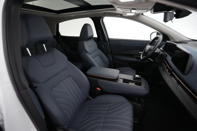 2025 Nissan Ariya — photo 16 of 22