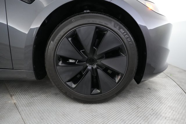 2025 Tesla Model 3 — photo 16 of 24
