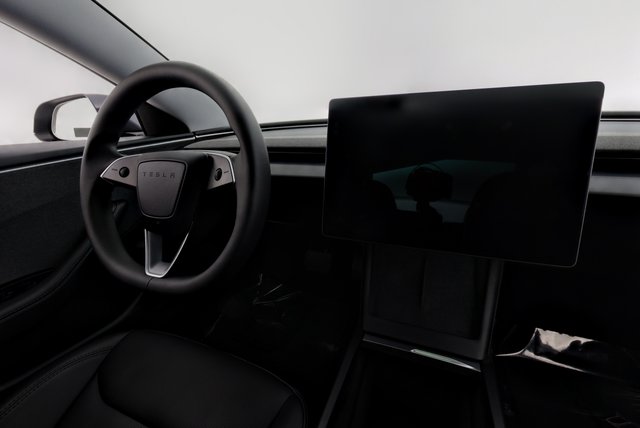 2025 Tesla Model 3 — photo 20 of 24