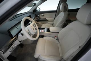 2023 Genesis GV60 — photo 3 of 19