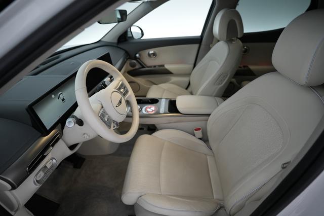 2023 Genesis GV60 — photo 3 of 19