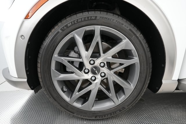 2023 Genesis GV60 — photo 13 of 19