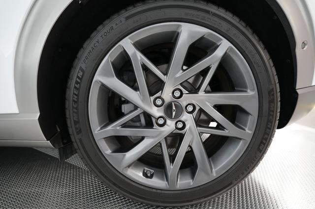 2023 Genesis GV60 — photo 7 of 19