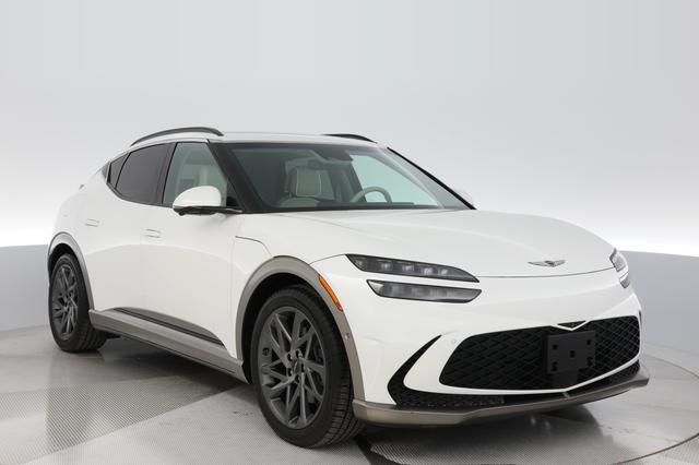 2023 Genesis GV60 — photo 9 of 19