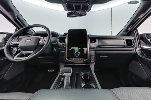 2024 Ford F-150 Lightning — photo 14 of 18