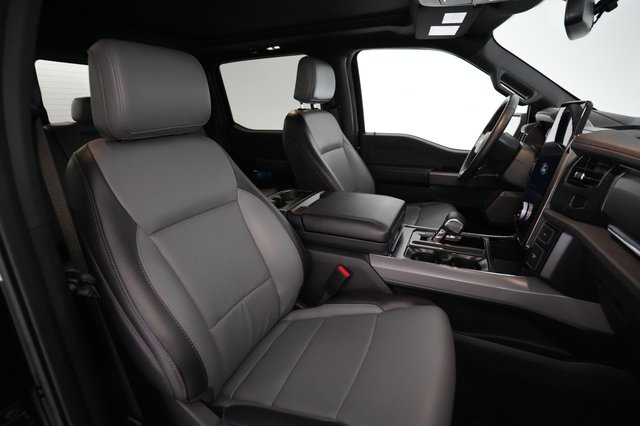2024 Ford F-150 Lightning — photo 13 of 18