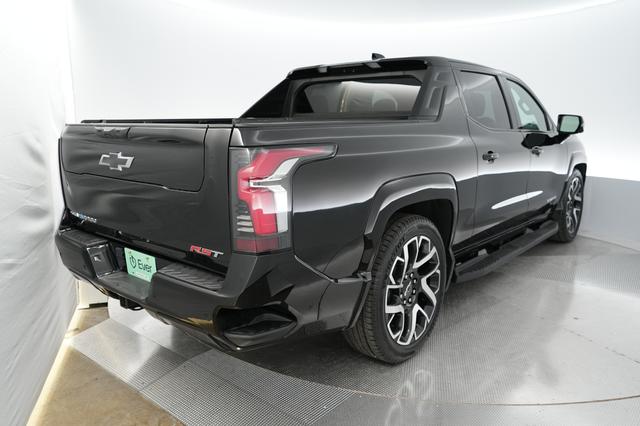 2024 Chevrolet Silverado EV — photo 2 of 18