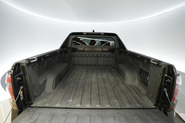 2024 Chevrolet Silverado EV — photo 6 of 18