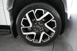 2024 Chevrolet Silverado EV — photo 9 of 18