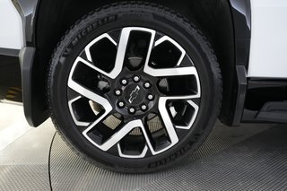 2024 Chevrolet Silverado EV — photo 7 of 18