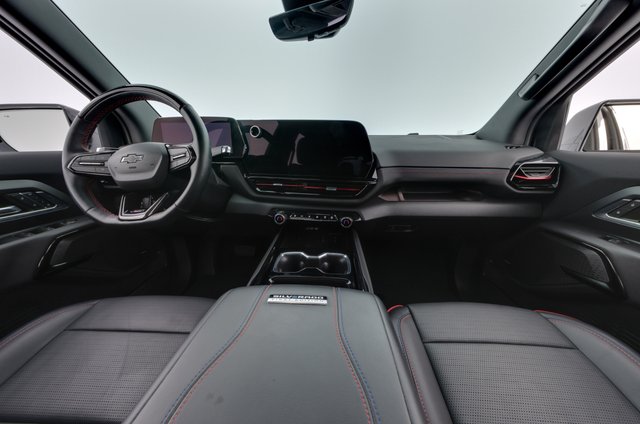 2024 Chevrolet Silverado EV — photo 15 of 18
