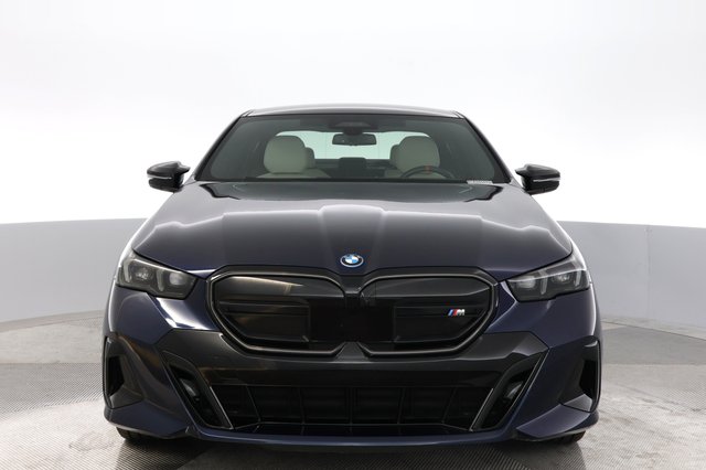 2024 BMW i5 — photo 9 of 22