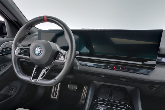 2024 BMW i5 — photo 20 of 22