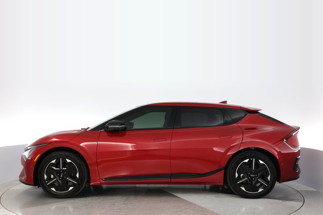 2025 Kia EV6 — photo 12 of 22