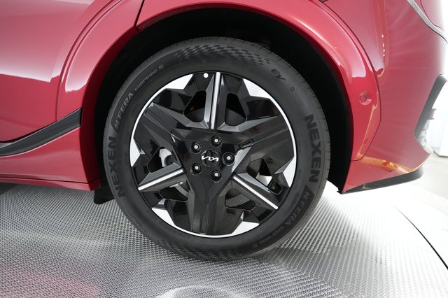 2025 Kia EV6 — photo 7 of 22