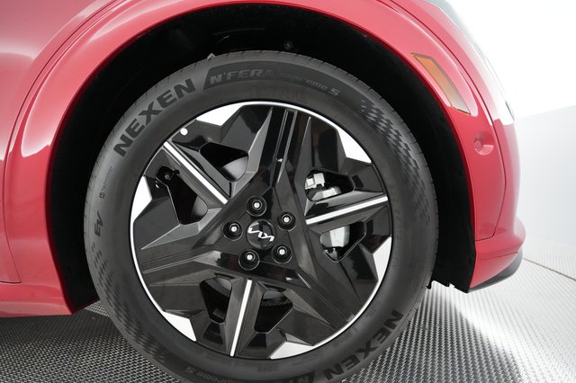 2025 Kia EV6 — photo 14 of 22